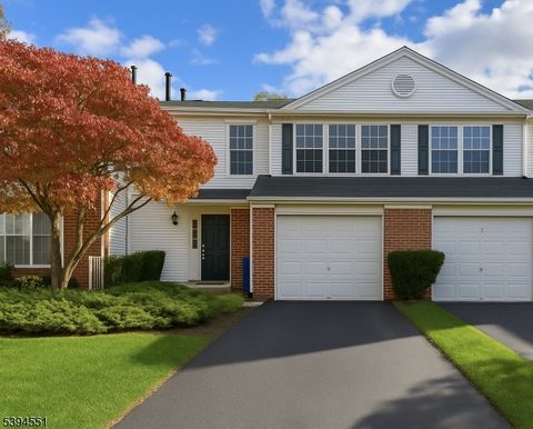 Photo of 7 Magnolia Ln, Mount Arlington, NJ 07856 (MLS # 3995599)