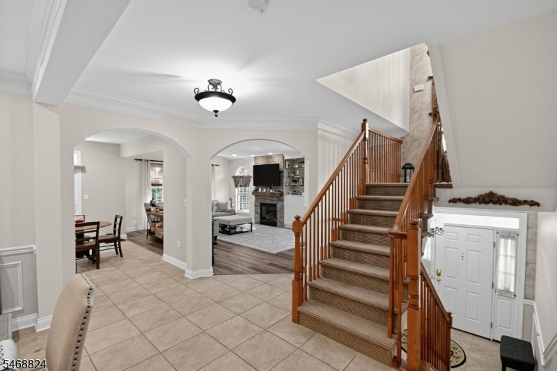 2 Ardsley Ct