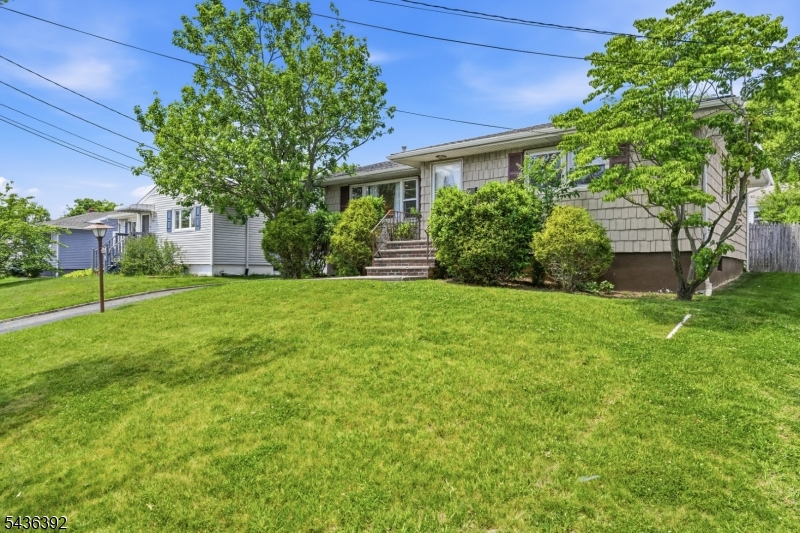 460 Jensen Ave