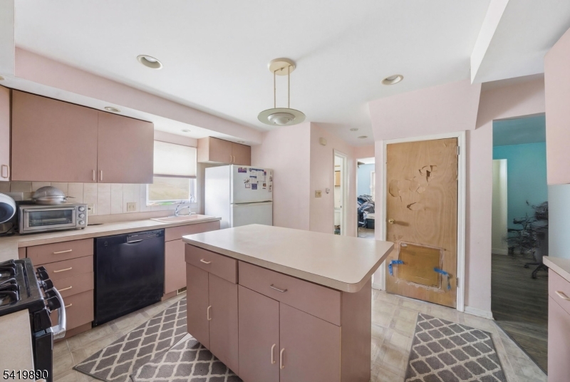 106 Summit Avenue