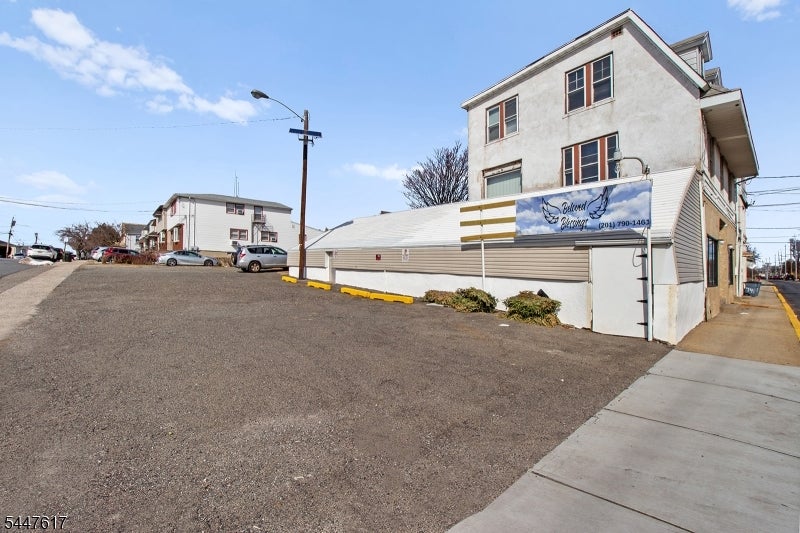 739 Schuyler Ave