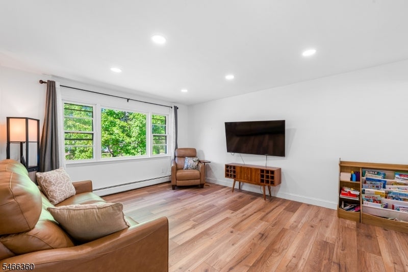 4 Horizon Dr