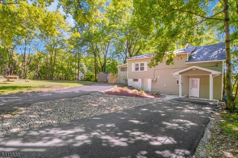 9 Diller Ave 3
