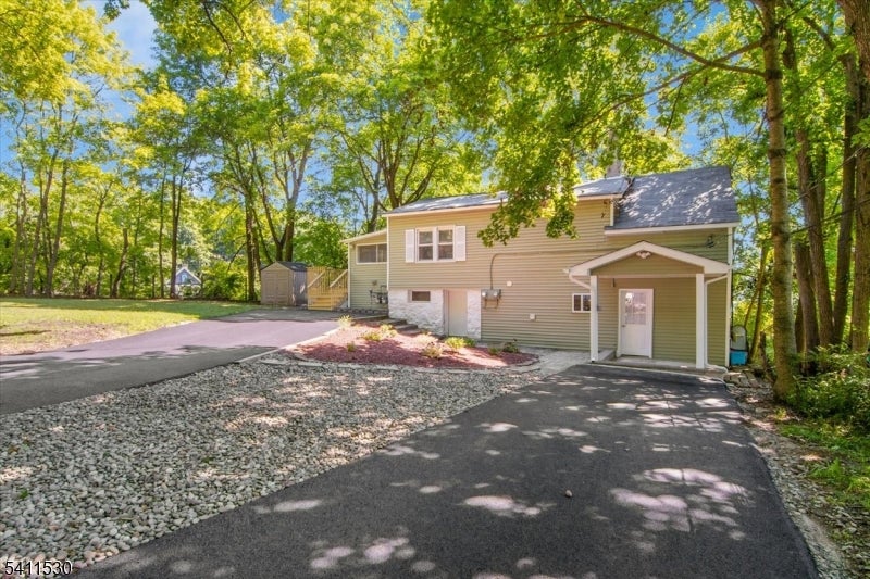 9 Diller Ave 3