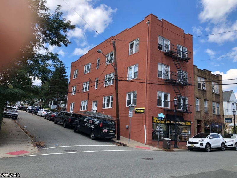 412 Main St 3B