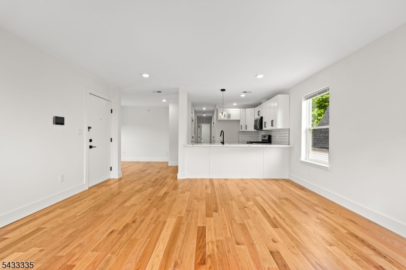 263 N 19TH THIRD FLOOR