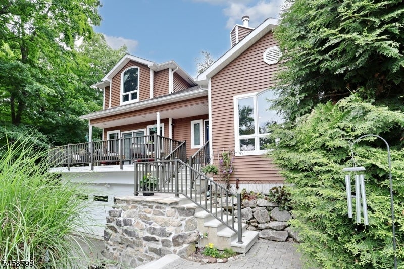 121 Magee Rd
