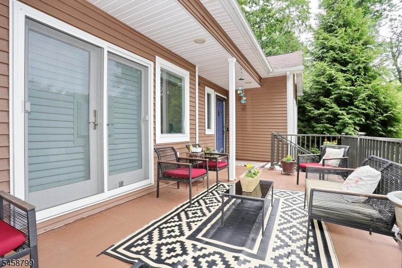 121 Magee Rd