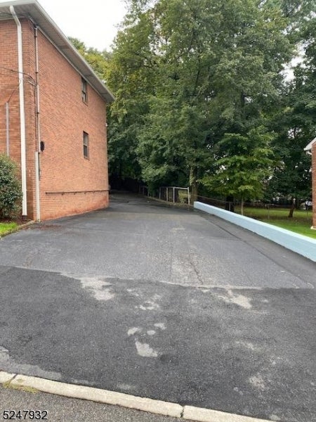 2 Colonial Dr J
