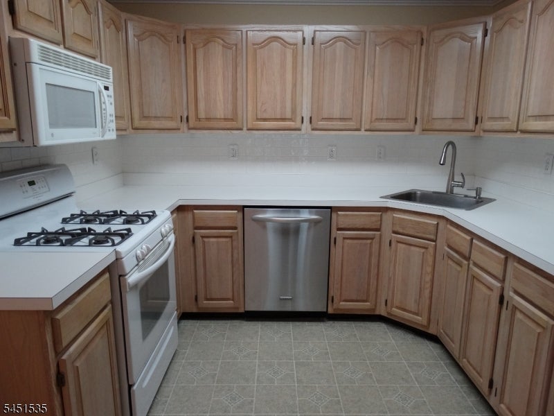 428 Azalea Terrace