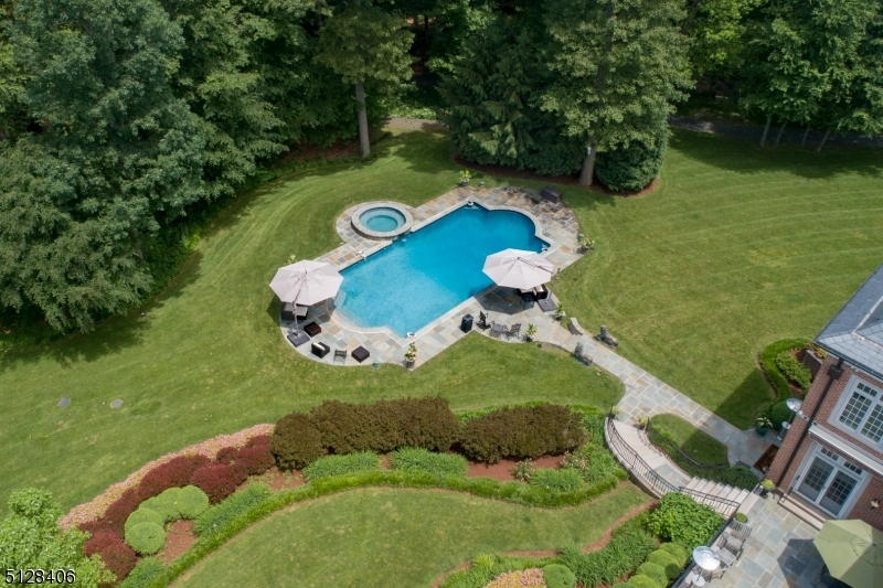 141 Mountaintop Rd