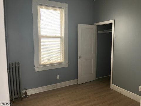 80 Vermont Ave Newark City NJ 07106