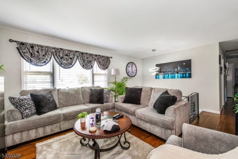 8 Kennedy Dr