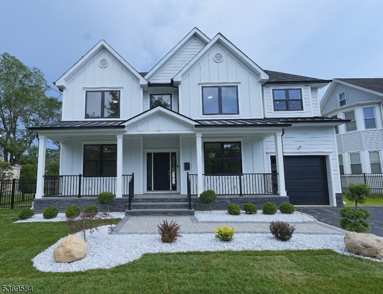 352 Woodland Rd