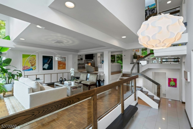 77 Collinwood Rd