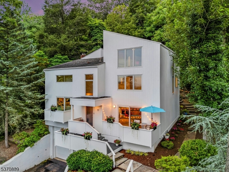 77 Collinwood Rd