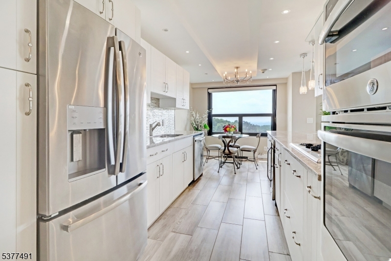 2 Claridge Dr. 8LW