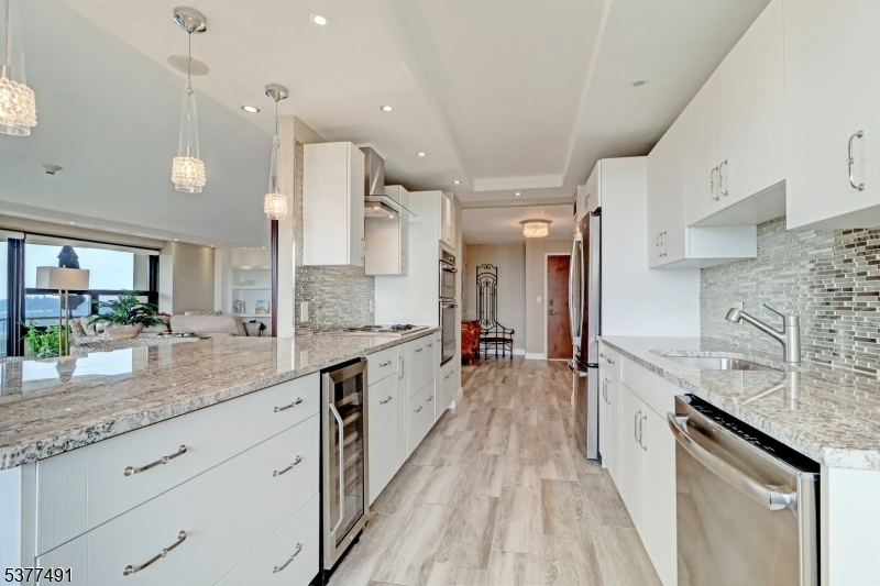 2 Claridge Dr. 8LW