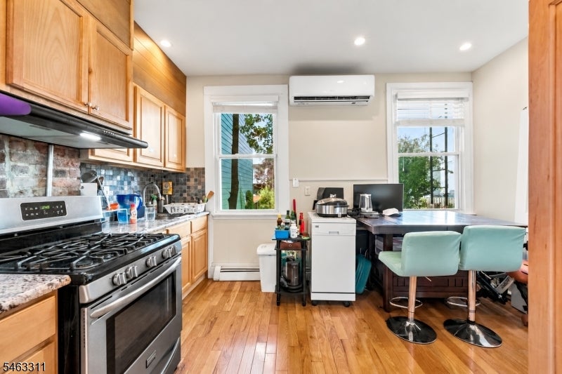 334 Pavonia Ave 1