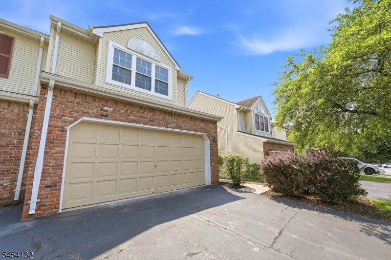 703 Porter Way