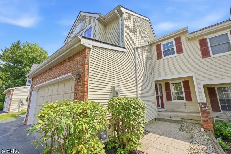 703 Porter Way