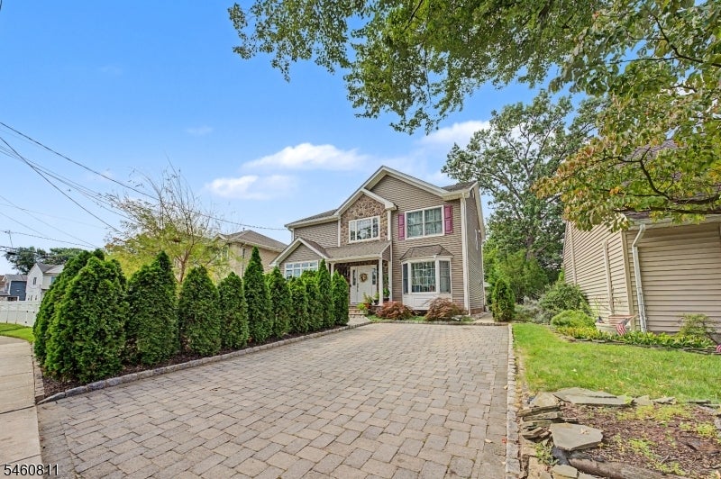 631 Oak Ave