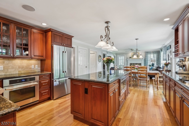 102 Glenwood Rd