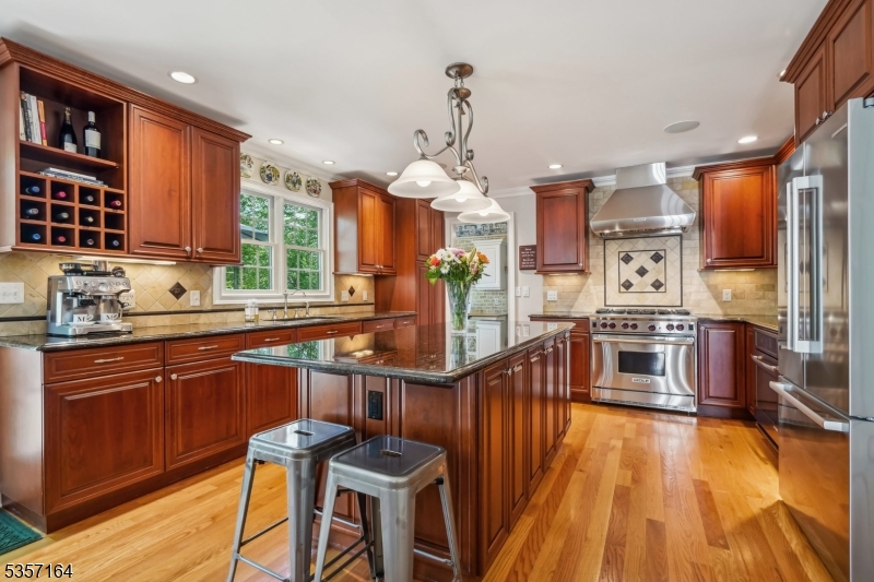 102 Glenwood Rd