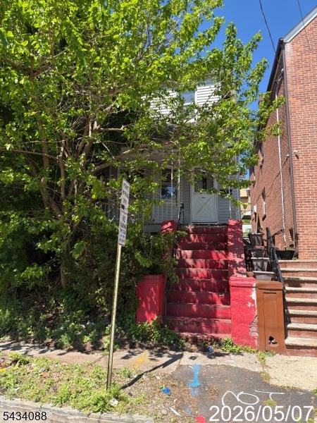 39 Newton Pl