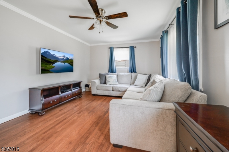 23 Bromley Pl