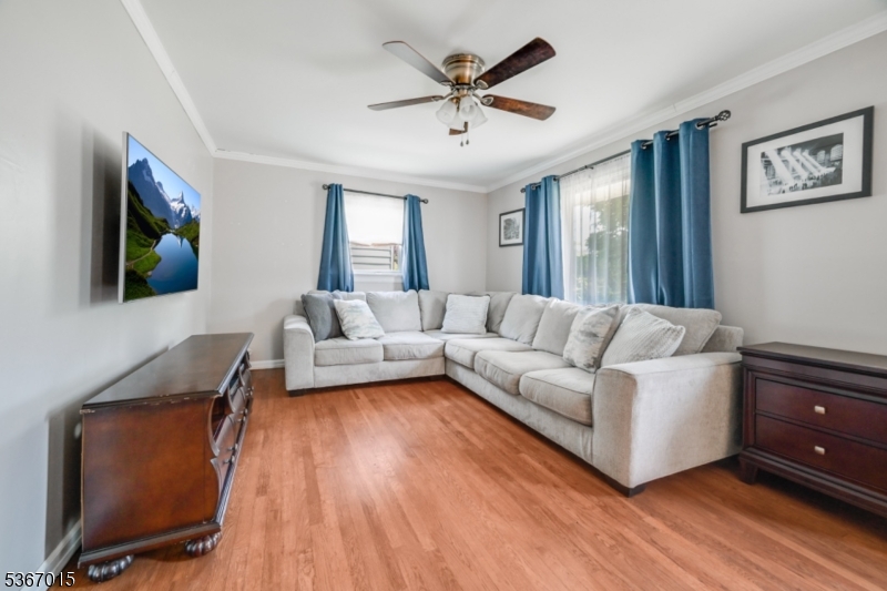 23 Bromley Pl