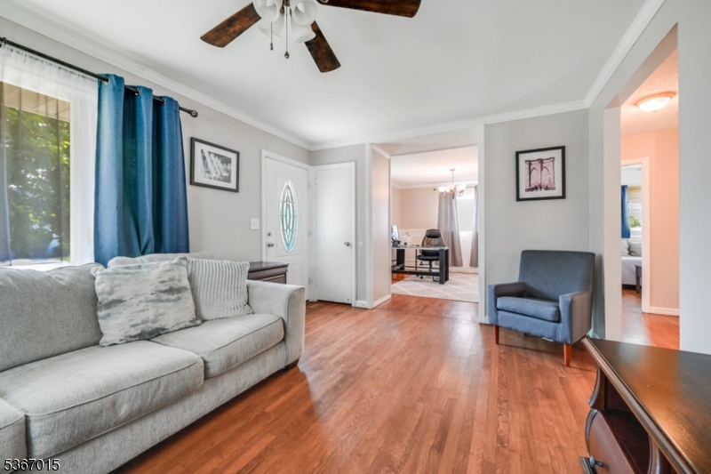 23 Bromley Pl