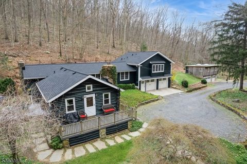 8 Boulder Hill Rd Tewksbury Twp. NJ 07830