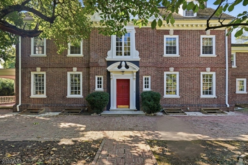 1000-16 Hillside Ave