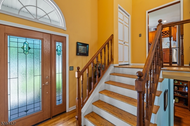 5 Meade Ct