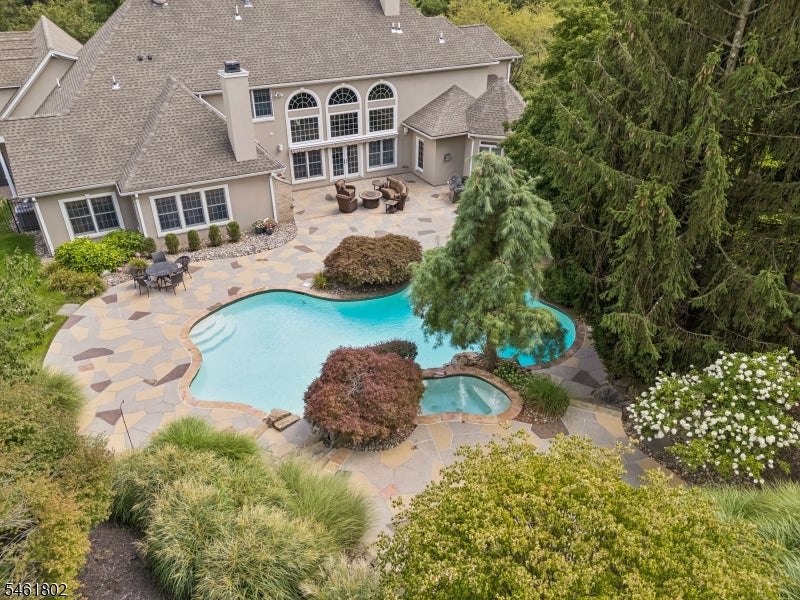 37 COLTS GLEN LANE