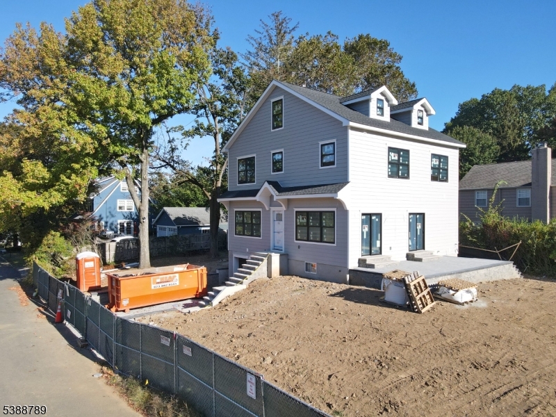 4 Hilltop Way