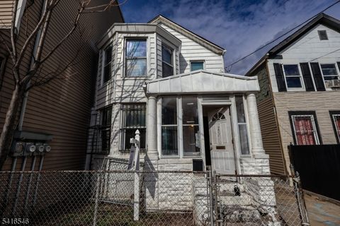 207 12Th Ave Newark City NJ 07107