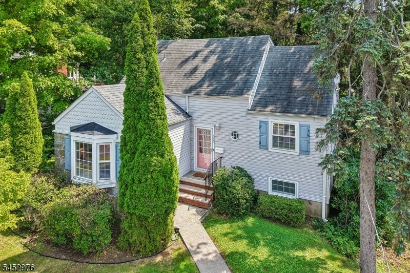 112 Fairview Av.