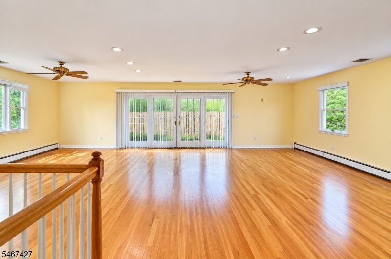 11 Mountain Blvd