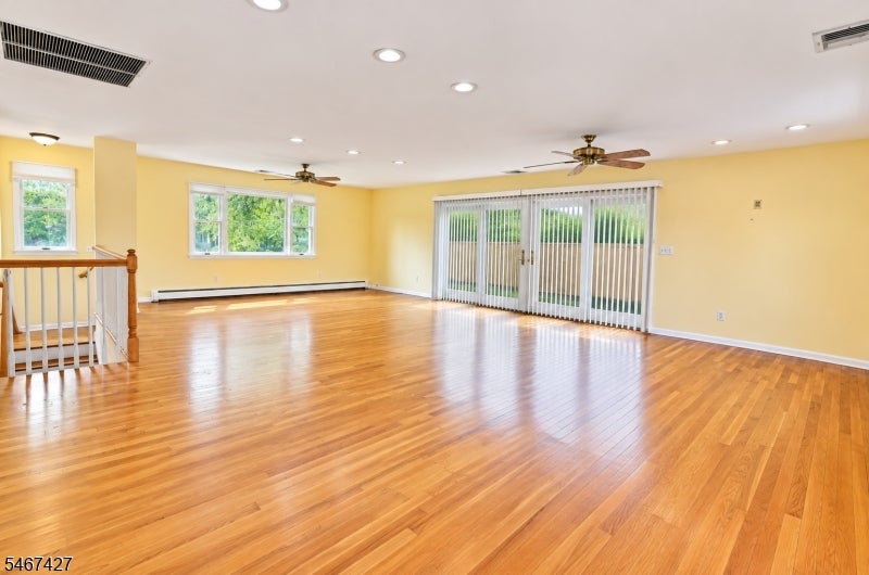 11 Mountain Blvd