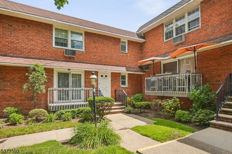 39 Harrison Ave 17