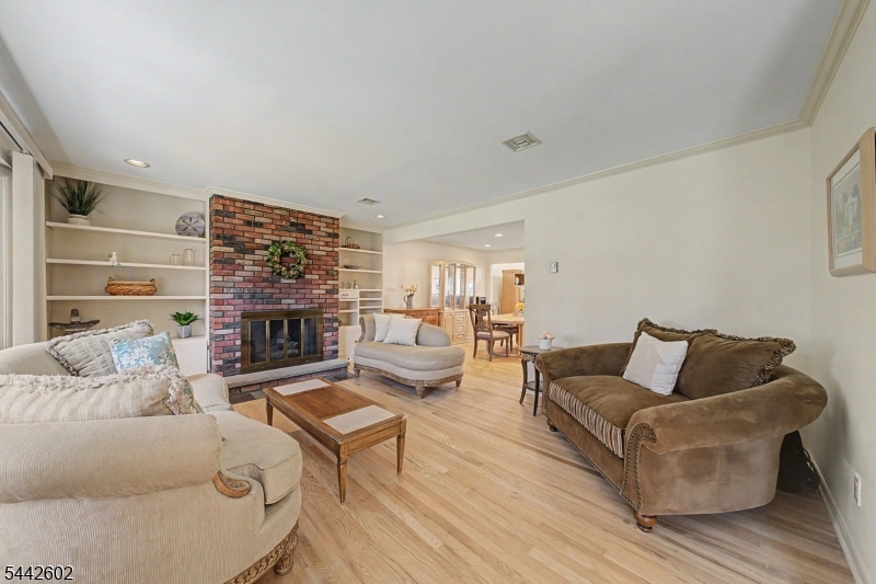 121 Pearl St