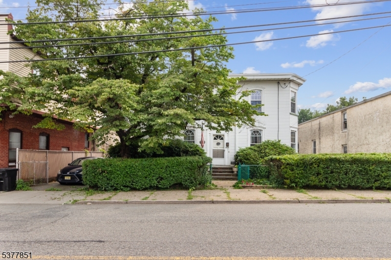 205 Myrtle Ave
