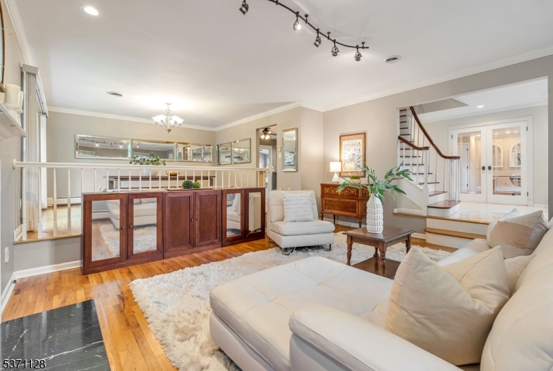 55 Gloria Dr