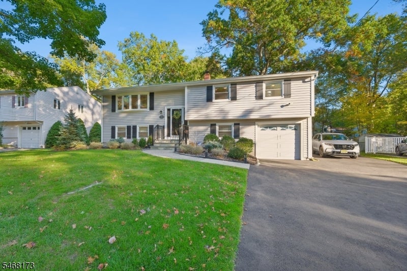12 Knollwood Dr