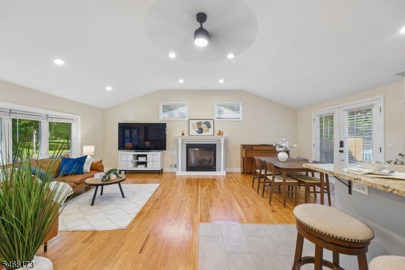 12 Knollwood Dr