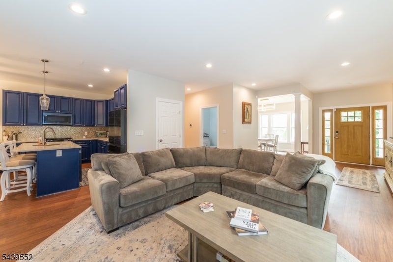 18 Post Oak Ct