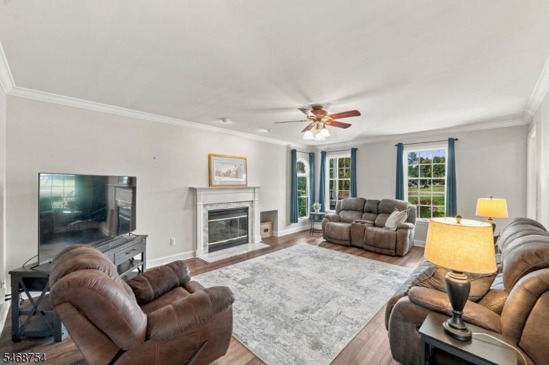 1 Bridle Ln