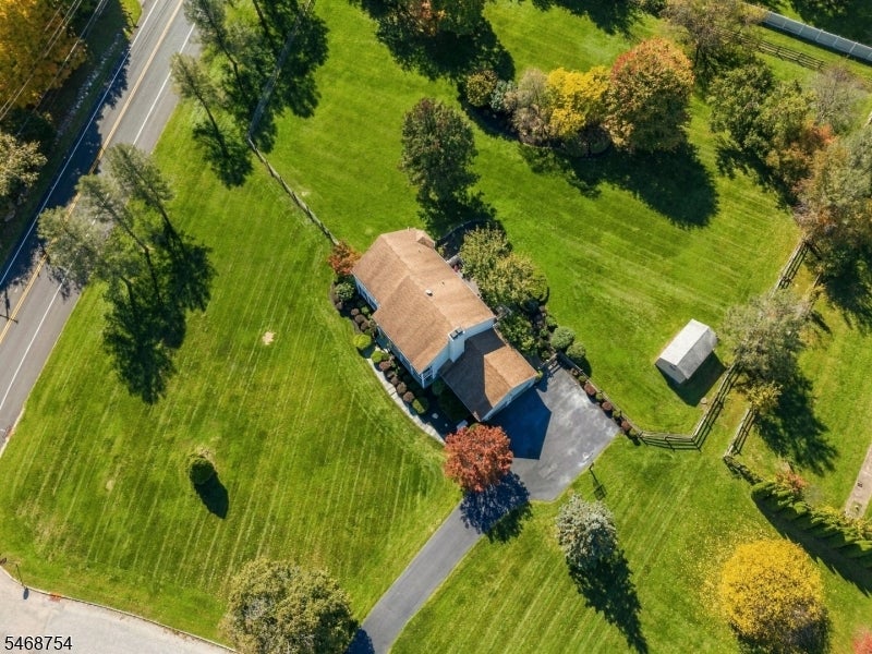 1 Bridle Ln